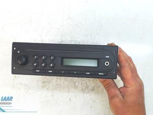 Gebruikte Radio Nissan Interstar (X70) 2.5 dCi 16V 100 Prijs € 50,00 Margeregeling aangeboden door Autodemontage van de Laar