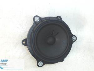 Gebruikte Speaker Renault Captur (2R) 1.5 Energy dCi 90 FAP Prijs op aanvraag aangeboden door Autodemontage van de Laar