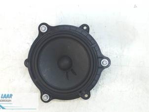 Gebruikte Speaker Renault Captur (2R) 1.5 Energy dCi 90 FAP Prijs op aanvraag aangeboden door Autodemontage van de Laar