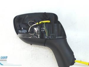 Gebruikte Buitenspiegel rechts Renault Captur (2R) 1.5 Energy dCi 90 FAP Prijs € 100,00 Margeregeling aangeboden door Autodemontage van de Laar