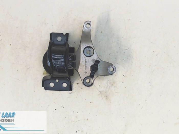 Gebruikte Motorrubber Dacia Duster (SR) 1.2 TCE 16V 4x4 Prijs € 50,00 Margeregeling aangeboden door Autodemontage van de Laar