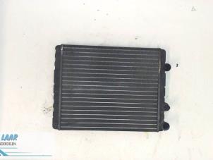Gebruikte Radiateur Volkswagen Polo III (6N2) 1.4 16V 75 Prijs € 25,00 Margeregeling aangeboden door Autodemontage van de Laar