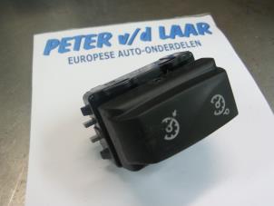 Gebruikte Schakelaar Nissan NV 300 1.6 dCi 125 Prijs € 15,00 Margeregeling aangeboden door Autodemontage van de Laar