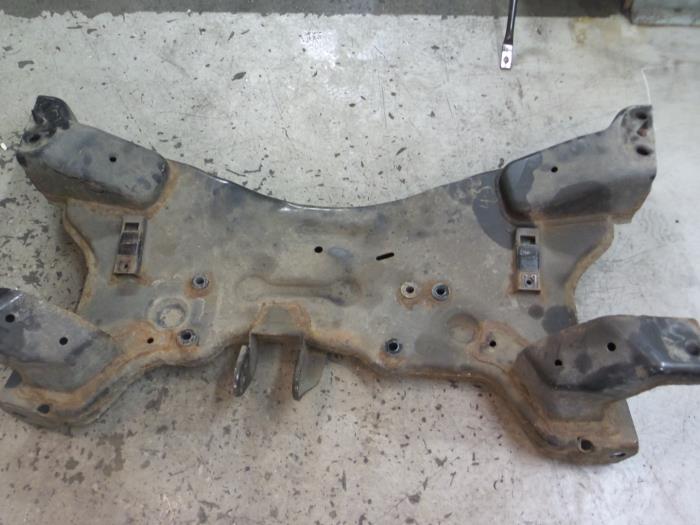 Gebruikte Subframe LDV Maxus 2.5 DTiC Prijs € 100,00 Margeregeling aangeboden door Autodemontage van de Laar