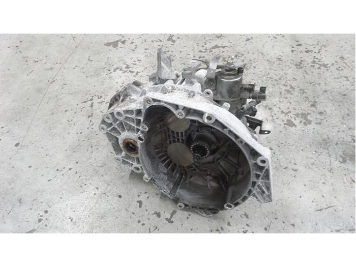 Gebruikte Versnellingsbak Opel Astra J Sports Tourer (PD8/PE8/PF8) 2.0 CDTI 16V 165 Prijs € 500,00 Margeregeling aangeboden door Autodemontage van de Laar
