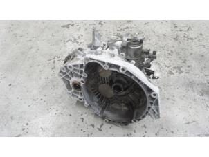 Gebruikte Versnellingsbak Opel Astra J Sports Tourer (PD8/PE8/PF8) 2.0 CDTI 16V 165 Prijs € 500,00 Margeregeling aangeboden door Autodemontage van de Laar