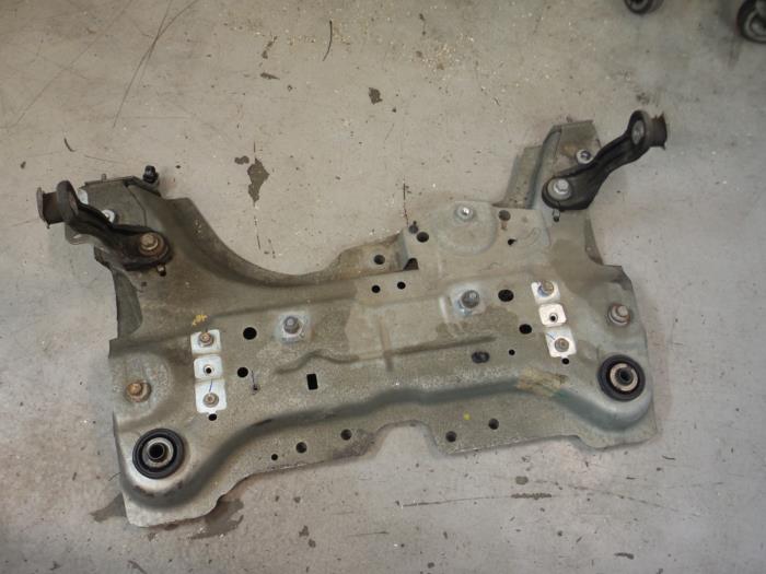 Gebruikte Subframe Renault Laguna III Estate (KT) 2.0 16V Prijs op aanvraag aangeboden door Autodemontage van de Laar