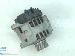 Gebruikte Dynamo Renault Clio III (BR/CR) 1.2 16V Tce Prijs € 150,00 Margeregeling aangeboden door Autodemontage van de Laar