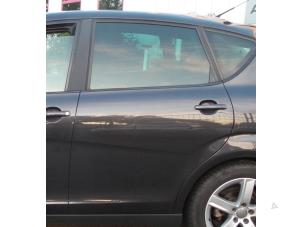 Gebruikte Deur 4Deurs links-achter Seat Altea (5P1) 2.0 FSI 16V Prijs € 125,00 Margeregeling aangeboden door Autodemontage van de Laar