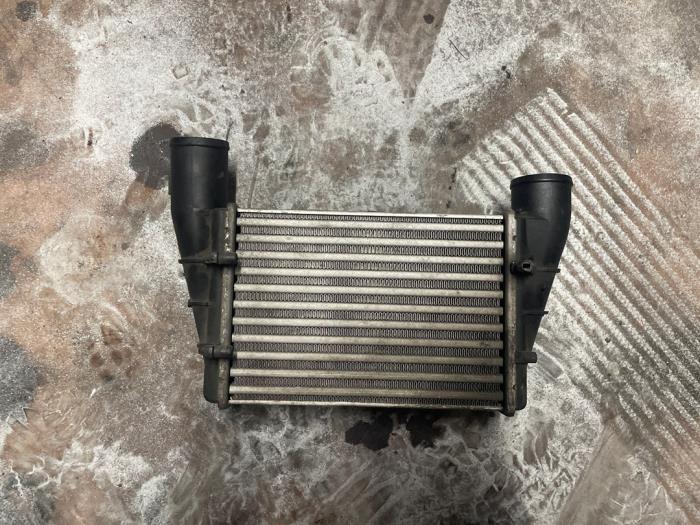 Gebruikte Intercooler Volkswagen Passat (3B2) 1.9 TDi 115 Prijs € 90,00 Margeregeling aangeboden door Autodemontage van de Laar