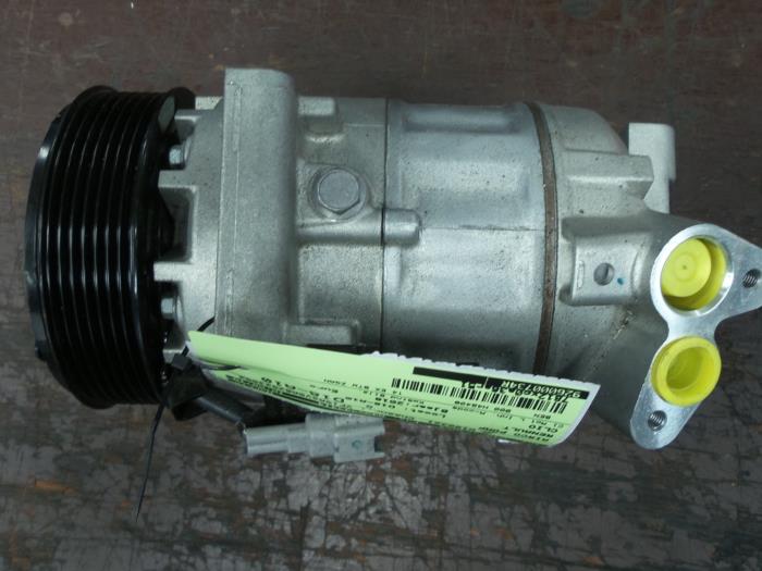 Gebruikte Aircopomp Renault Clio IV (5R) 1.2 16V Prijs € 250,00 Margeregeling aangeboden door Autodemontage van de Laar