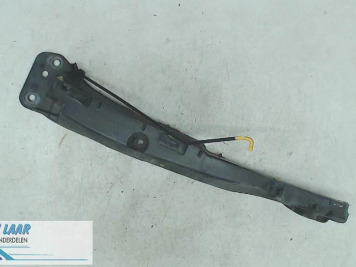 Gebruikte Diversen Renault Clio III (BR/CR) 1.2 16V 75 Prijs op aanvraag aangeboden door Autodemontage van de Laar