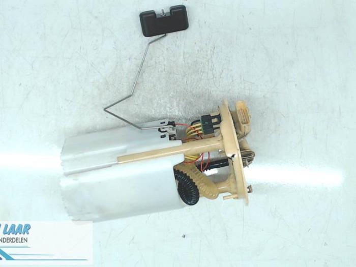 Gebruikte Tank element Pomp Renault Megane III Berline (BZ) 1.5 dCi 95 Prijs € 70,00 Margeregeling aangeboden door Autodemontage van de Laar