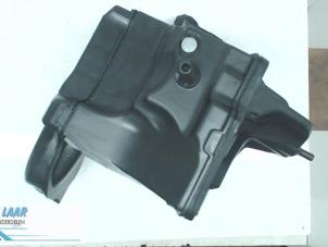 Gebruikte Luchtfilterhuis Renault Espace (RFCJ) 1.8 Energy Tce 225 Prijs op aanvraag aangeboden door Autodemontage van de Laar