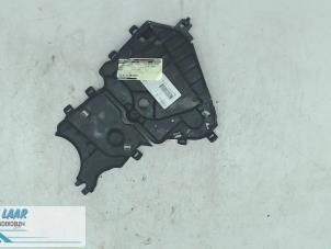 Gebruikte Distributiedeksel Renault Megane IV Estate (RFBK) 1.5 Energy dCi 115 Prijs op aanvraag aangeboden door Autodemontage van de Laar