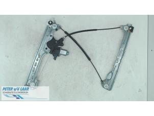 Gebruikte Raammechaniek 4Deurs links-voor Renault Megane IV Estate (RFBK) 1.5 Energy dCi 115 Prijs € 75,00 Margeregeling aangeboden door Autodemontage van de Laar