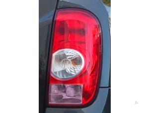 Gebruikte Achterlicht rechts Dacia Duster (HS) 1.5 dCi Prijs € 40,00 Margeregeling aangeboden door Autodemontage van de Laar