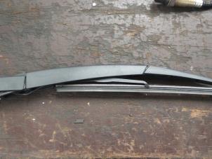 Gebruikte Ruitenwisserarm achter Nissan Juke (F15) 1.2 DIG-T 16V Prijs € 30,00 Margeregeling aangeboden door Autodemontage van de Laar