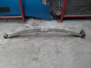 Gebruikte Veerblad achter Mercedes Sprinter 2t (901/902) 208 CDI 16V Prijs € 100,00 Margeregeling aangeboden door Autodemontage van de Laar