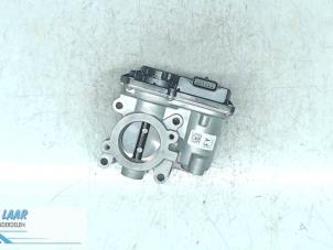 Gebruikte Gasklephuis Dacia Logan MCV II/Sandero Wagon (7S) 0.9 TCE 12V Prijs € 90,00 Margeregeling aangeboden door Autodemontage van de Laar