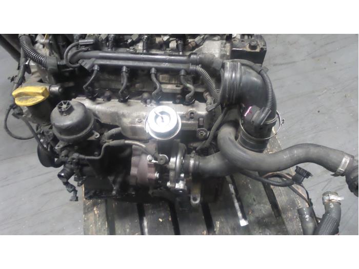Motor van een Fiat Doblo 2011