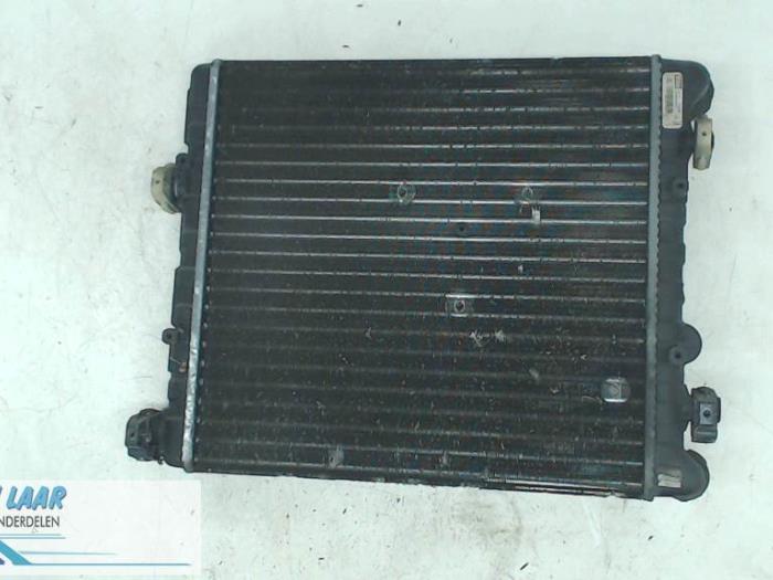 Gebruikte Radiateur Seat Ibiza III (6L1) 1.4 16V 75 Prijs € 25,00 Margeregeling aangeboden door Autodemontage van de Laar