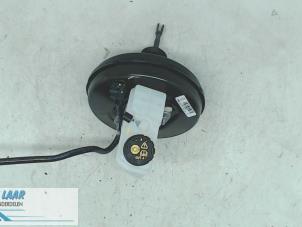 Gebruikte Rembooster Dacia Sandero II 0.9 TCE 12V Prijs op aanvraag aangeboden door Autodemontage van de Laar