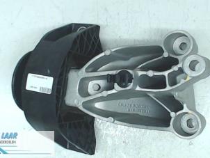 Gebruikte Motorrubber Dacia Sandero II 0.9 TCE 12V Prijs € 50,00 Margeregeling aangeboden door Autodemontage van de Laar