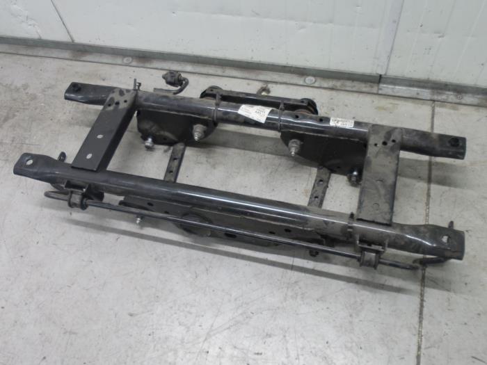 Gebruikte Subframe Dacia Duster (HS) 1.5 dCi 4x4 Prijs op aanvraag aangeboden door Autodemontage van de Laar