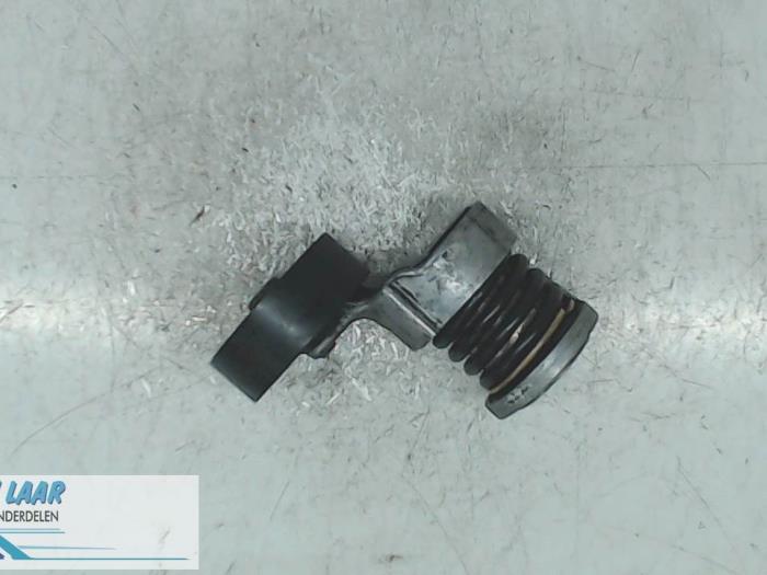 Gebruikte Spanrol Multiriem Volkswagen Polo IV (9N1/2/3) 1.2 12V Prijs € 25,00 Margeregeling aangeboden door Autodemontage van de Laar