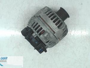 Gebruikte Dynamo Renault Scénic III (JZ) 1.9 dCi Prijs € 80,00 Margeregeling aangeboden door Autodemontage van de Laar