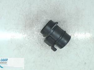 Gebruikte Luchtmassameter Renault Scénic III (JZ) 1.9 dCi Prijs € 50,00 Margeregeling aangeboden door Autodemontage van de Laar