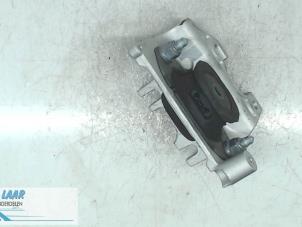 Gebruikte Motorsteun Dacia Duster (SR) 1.6 16V Prijs € 48,40 Inclusief btw aangeboden door Autodemontage van de Laar