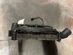 Gebruikte Intercooler Mercedes Vito (638.0) 2.3 110D Prijs € 100,00 Margeregeling aangeboden door Autodemontage van de Laar