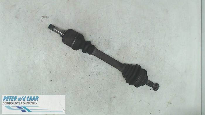 Gebruikte Steekas links-voor Peugeot 206 CC (2D) 2.0 16V Prijs € 50,00 Margeregeling aangeboden door Autodemontage van de Laar