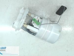 Gebruikte Benzinepomp Renault Clio IV (5R) 1.2 16V Prijs € 80,00 Margeregeling aangeboden door Autodemontage van de Laar