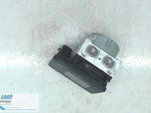 Gebruikte ABS Pomp Dacia Dokker Express (8S) 1.6 16V LPG Prijs op aanvraag aangeboden door Autodemontage van de Laar