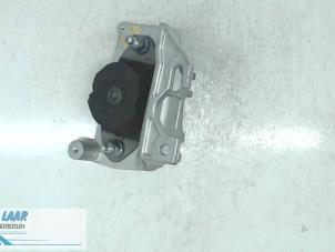 Gebruikte Motorrubber Dacia Dokker Express (8S) 1.6 16V LPG Prijs op aanvraag aangeboden door Autodemontage van de Laar