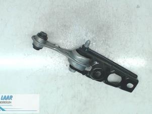 Gebruikte Motorrubber Dacia Dokker Express (8S) 1.6 16V LPG Prijs op aanvraag aangeboden door Autodemontage van de Laar