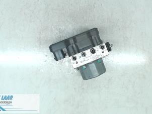 Gebruikte ABS Pomp Dacia Duster (SR) 1.6 16V Prijs op aanvraag aangeboden door Autodemontage van de Laar