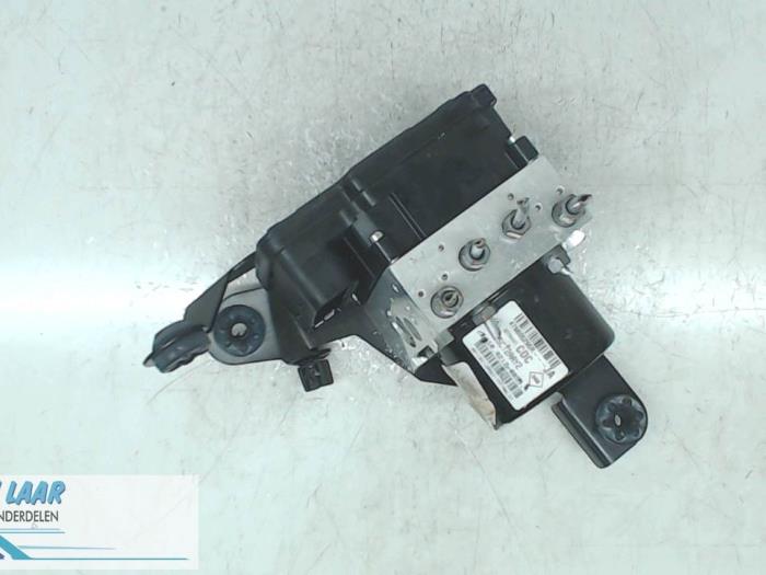 Gebruikte ABS Pomp Renault Megane III Berline (BZ) 1.5 dCi 110 Prijs op aanvraag aangeboden door Autodemontage van de Laar