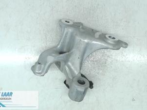 Gebruikte Motorsteun Renault Espace (RFCJ) 1.8 Energy Tce 225 Prijs op aanvraag aangeboden door Autodemontage van de Laar