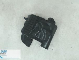 Gebruikte Luchtfilterhuis Renault Espace (RFCJ) 1.8 Energy Tce 225 Prijs op aanvraag aangeboden door Autodemontage van de Laar