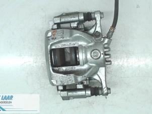 Gebruikte Remklauw (Tang) rechts-voor Renault Trafic Passenger (1JL/2JL/3JL/4JL) 1.6 dCi 120 Twin Turbo Prijs op aanvraag aangeboden door Autodemontage van de Laar