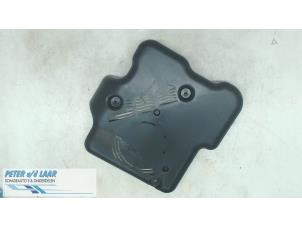 Gebruikte Beschermplaat bodem Renault Trafic (1FL/2FL/3FL/4FL) 1.6 dCi 115 Prijs op aanvraag aangeboden door Autodemontage van de Laar