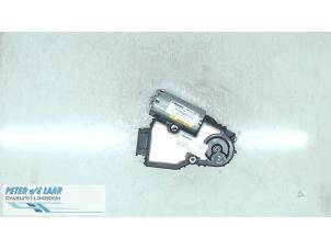 Gebruikte Schuifdak Motor Volkswagen Phaeton (3D) 3.0 V6 TDI 24V 4Motion Prijs op aanvraag aangeboden door Autodemontage van de Laar