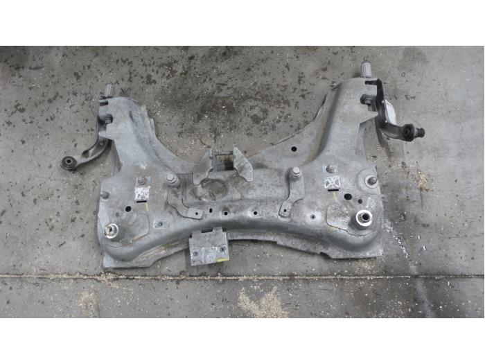 Gebruikte Subframe Renault Captur I (2R) 1.5 Energy dCi 90 FAP Prijs op aanvraag aangeboden door Autodemontage van de Laar