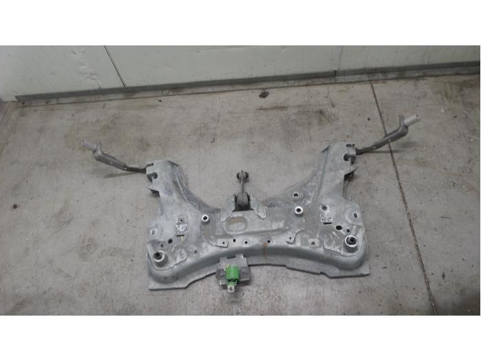 Gebruikte Subframe Renault Captur I (2R) 1.5 Energy dCi 90 FAP Prijs op aanvraag aangeboden door Autodemontage van de Laar