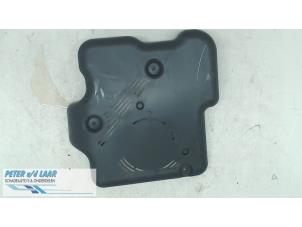 Gebruikte Beschermplaat bodem Renault Trafic (1FL/2FL/3FL/4FL) 1.6 dCi 90 Prijs € 50,00 Margeregeling aangeboden door Autodemontage van de Laar