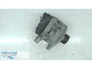 Gebruikte Dynamo Renault Megane II (BM/CM) 1.5 dCi 85 Prijs € 50,00 Margeregeling aangeboden door Autodemontage van de Laar